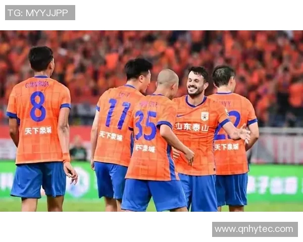 北京足球队实力引发热议球迷对球队表现的不同看法与争论